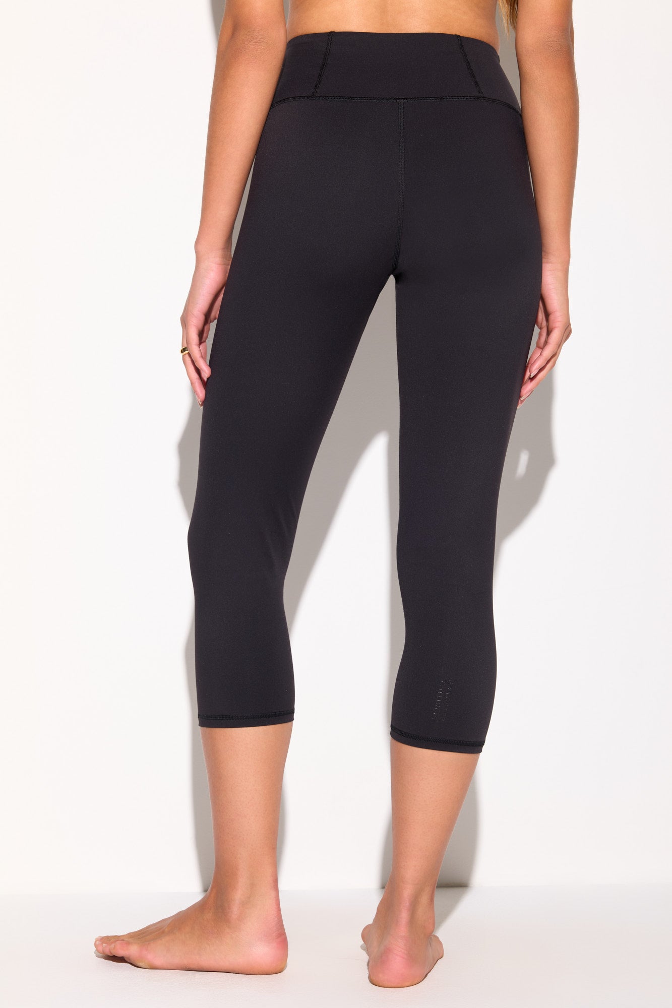 Bliss Capri Legging - Black