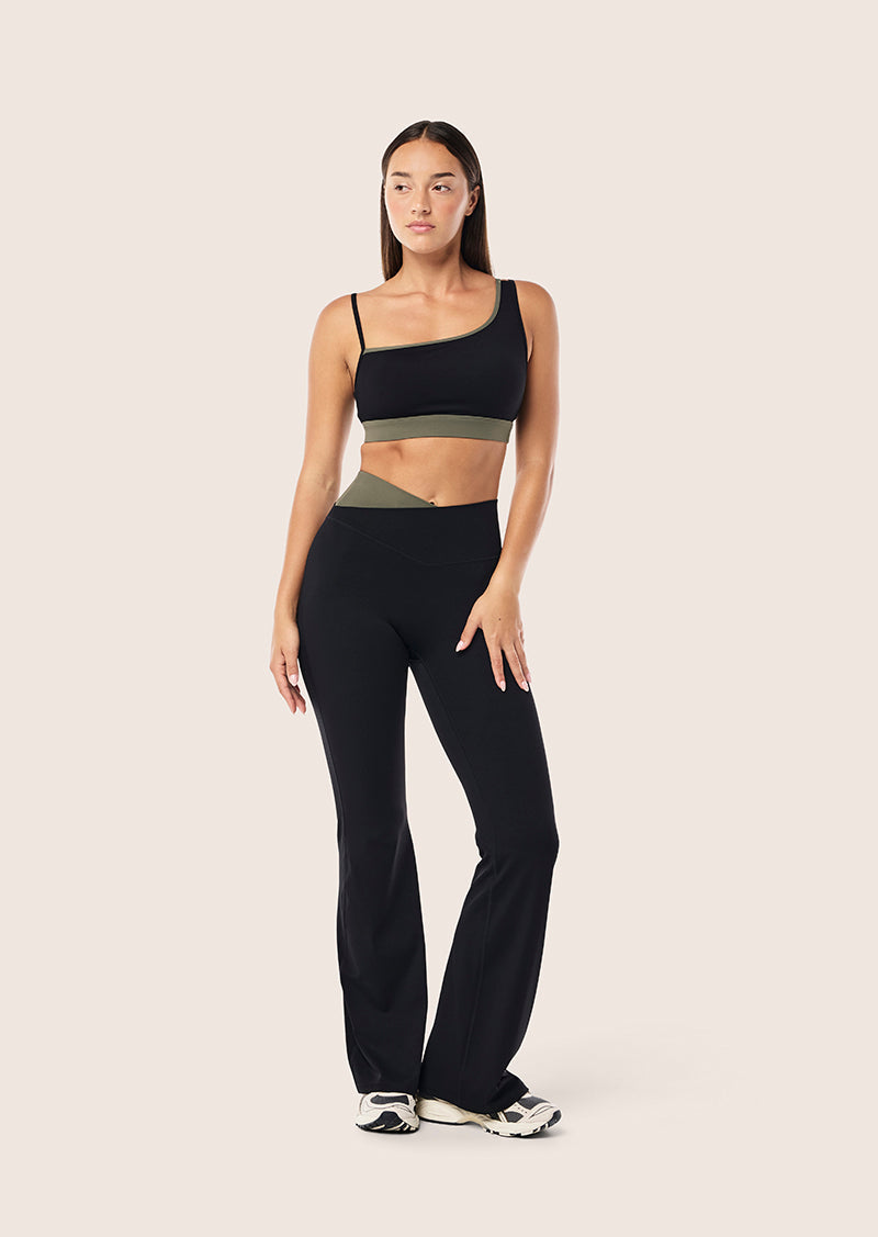 Wander Flare Legging - Black / Dusty Olive